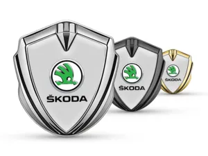 Skoda Metal Emblema Insignia Exclusivo Trazo Deriva Vista